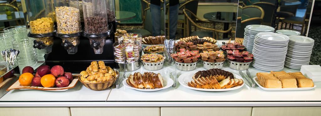 Hotel Ostria Kalamáta Kültér fotó
